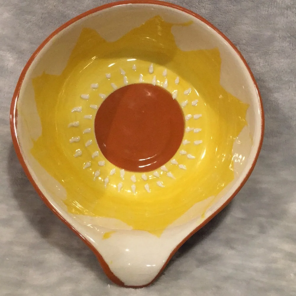 Crate & Barrel Sunflower Juicing Bowl glazed Ceramic Portugal NWT 7.5”x6.5”